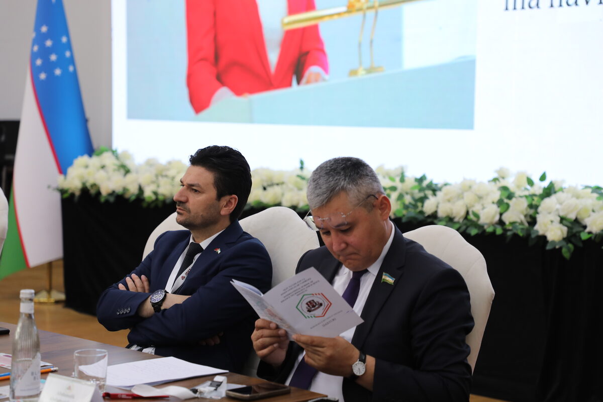 Konferensiya ishtirokchilari — yosh olimlar va talabalar